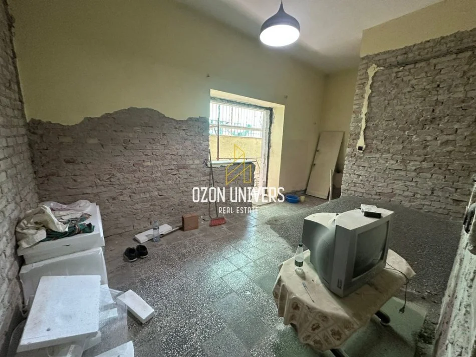 Tirane, jepet me qera ambjent biznesi Kati 0, 62 m² (Rruga Luigj Gurakuqi Tirana)