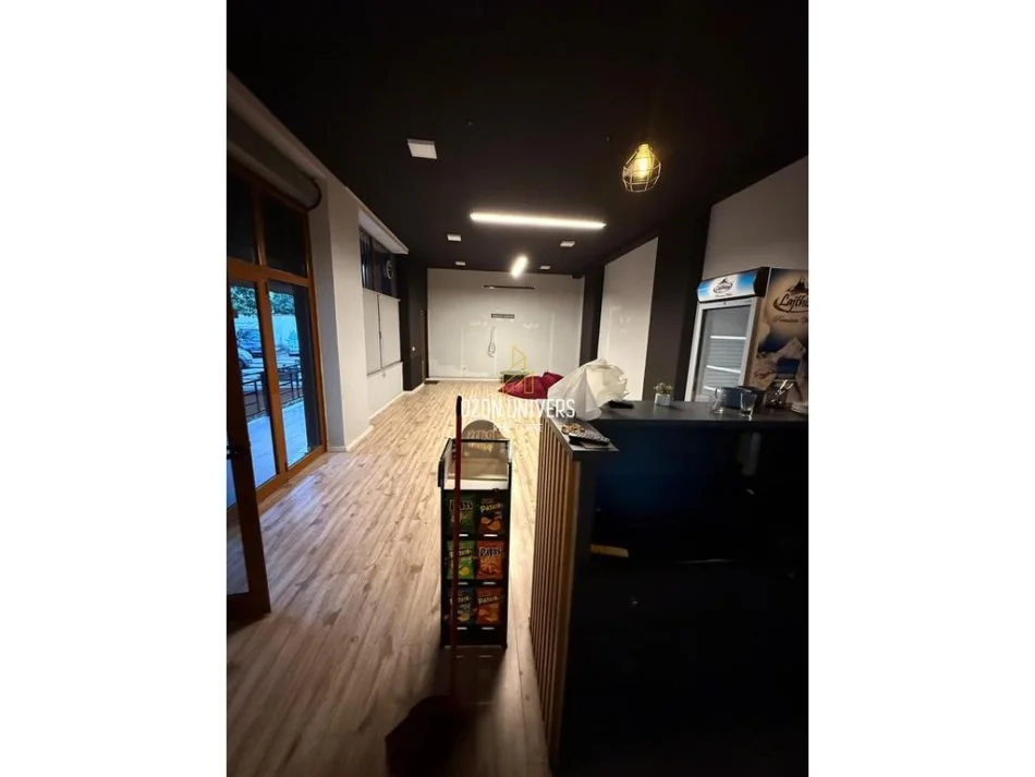 Tirane, jepet me qera lokal Kati 0, 65 m² 700 € (Rruga Elbasanit)