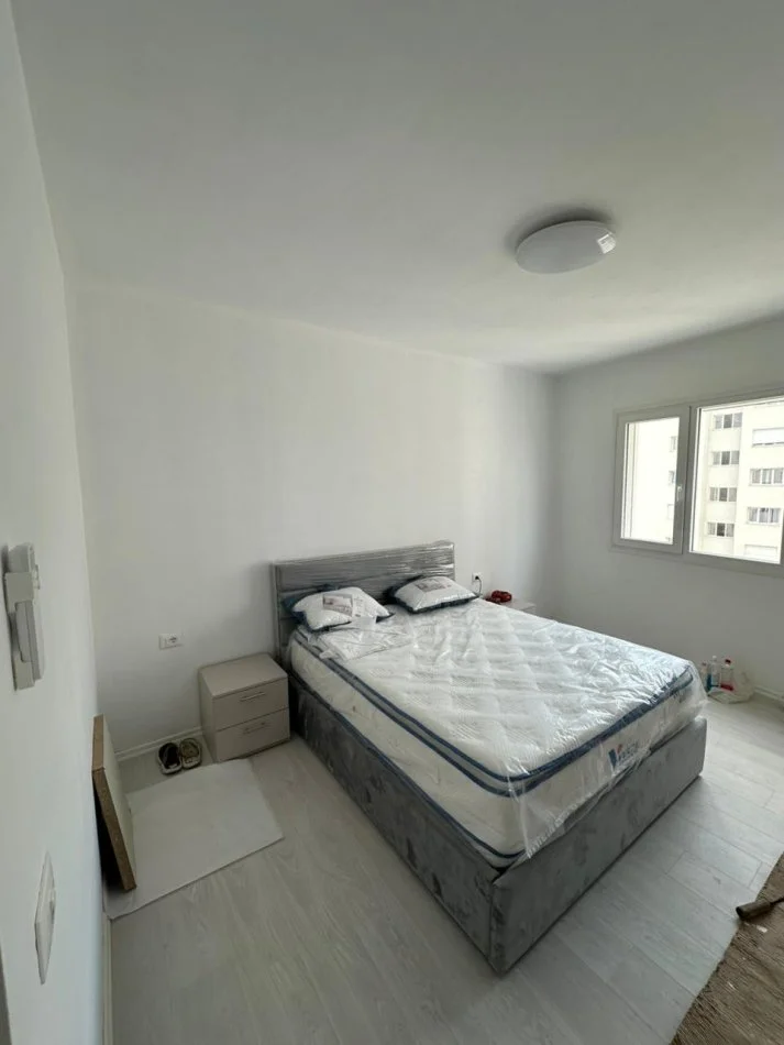 Tirane, jepet me qera apartament 2+1+Ballkon , 100 m² 700 € (Ish Fusha e Aviacionit)