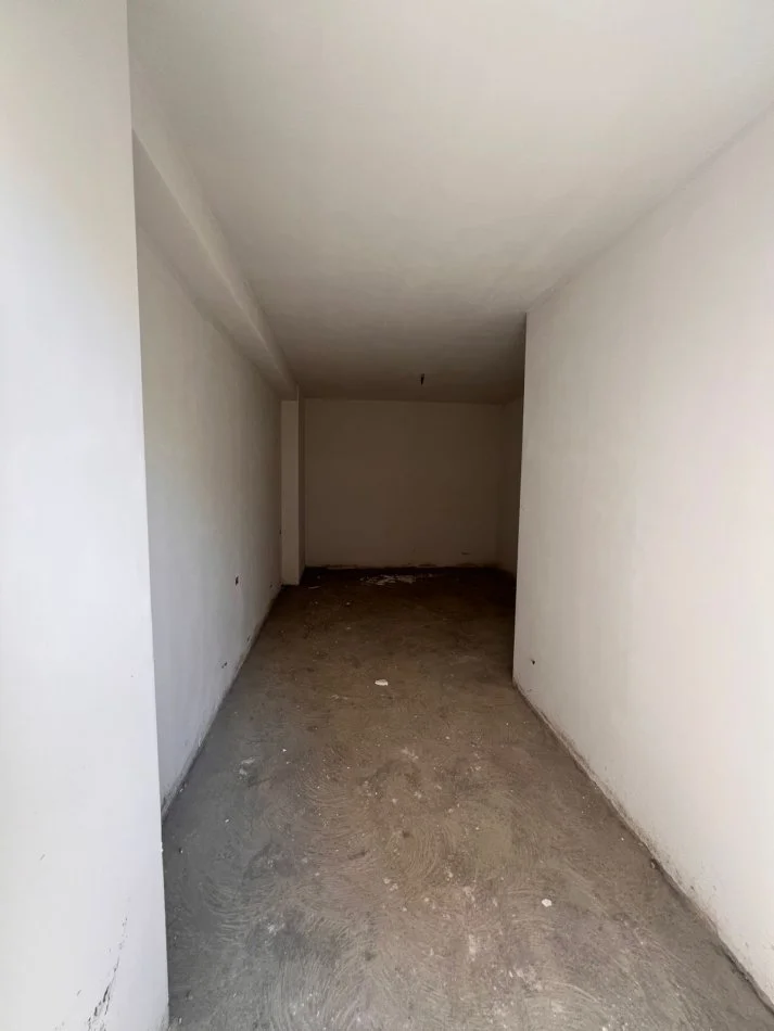 Tirane, shitet apartament 2+1+Ballkon Kati 5, 94 m² 165.000 € (Yzberisht)