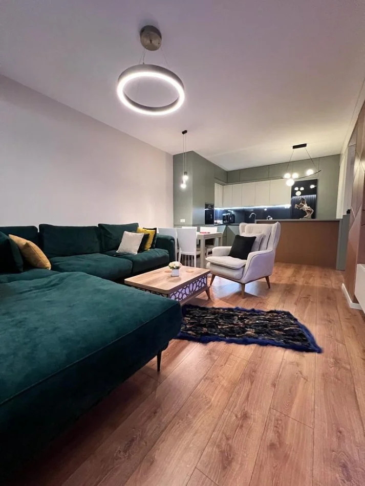 Apartament Luksoz me qera prane 21 Dhjetorit (1000 Euro)