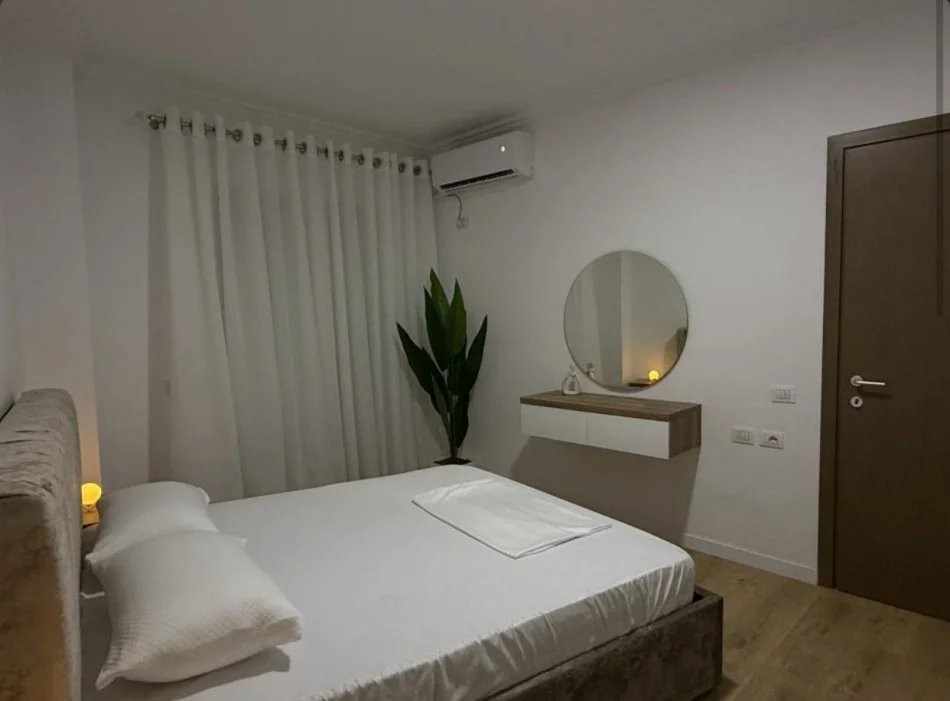 Super Apartament 2+1+2+parkim me qera tek Liqeni i Thate
