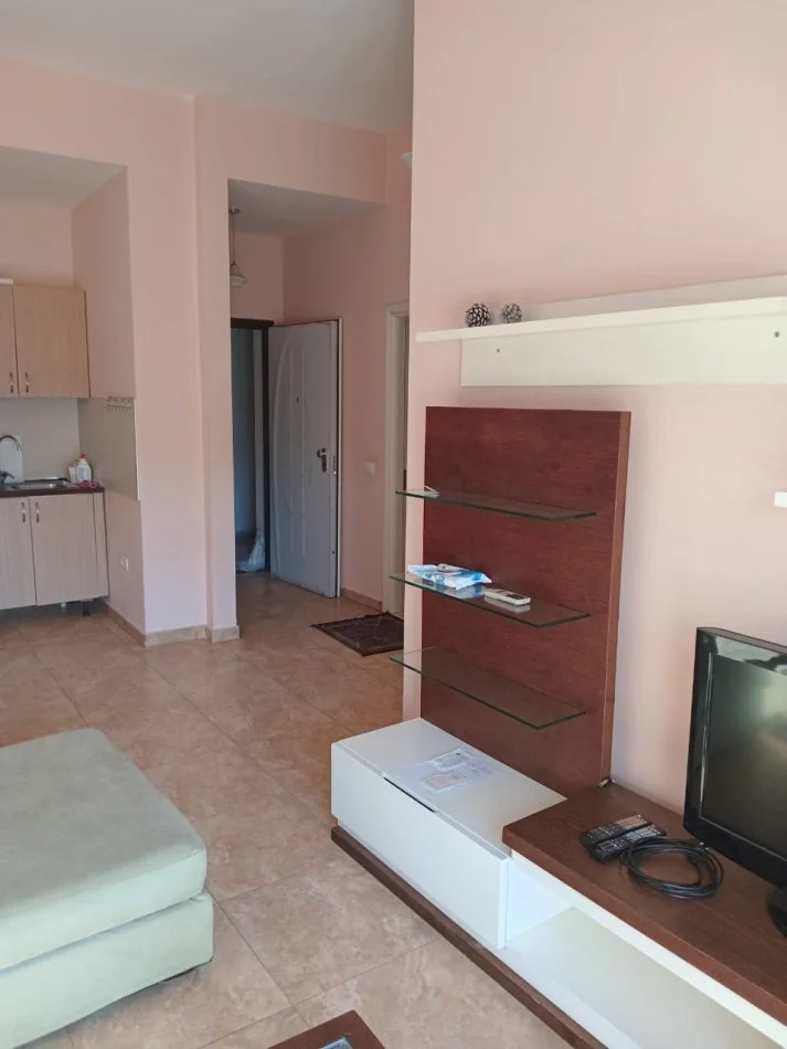 Apartament 2+1 me qera tek kodra e Diellit (470 Euro)