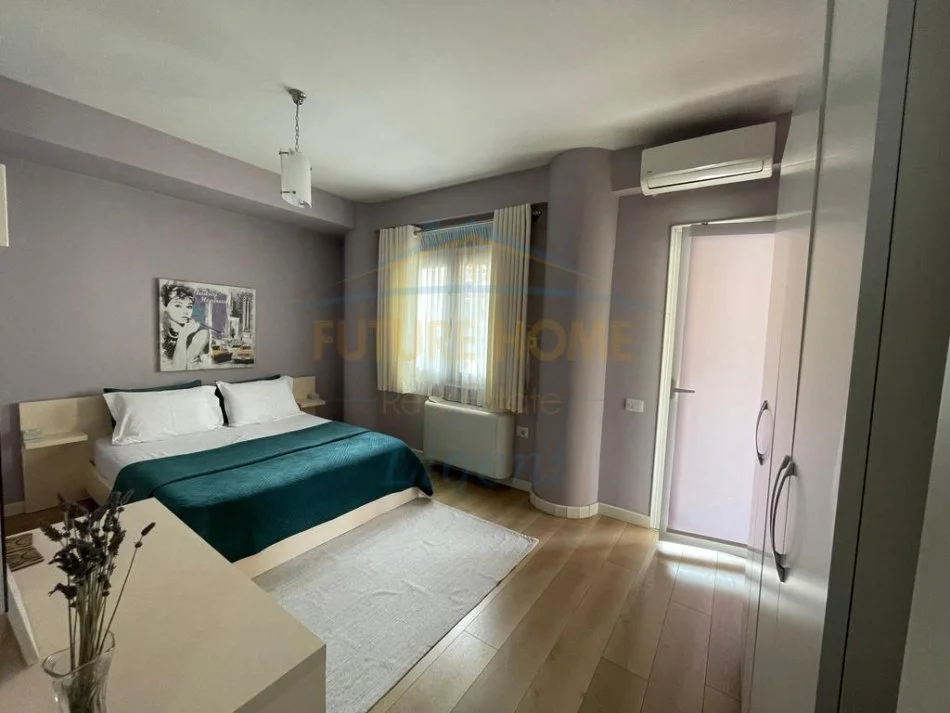 Tirane, jepet me qera apartament 2+1+Aneks+Ballkon Kati 3, 100 m² 750 € (liqeni i thate)