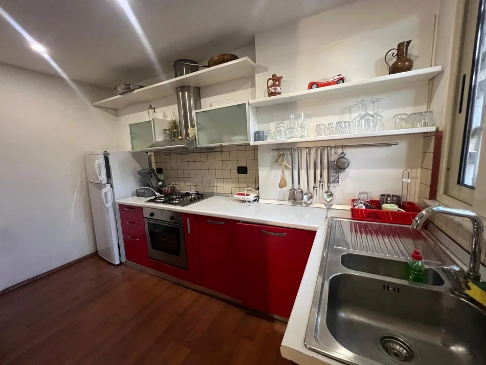 jepet me qera apartament 1+1 Kati 3, 78 m² 700 € (PIAZZA, QENDER)