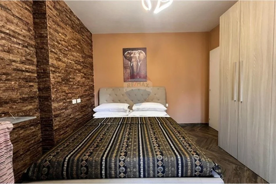 Tirane, jepet me qera apartament 2+1+Ballkon Kati 4, 75 m² 700 € (Kompleksi Magnet)