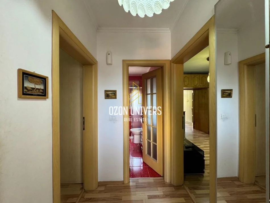 Tirane, jepet me qera apartament 2+1+Ballkon Kati 3, 60 m² 600 € (Rruga Fortuzi)