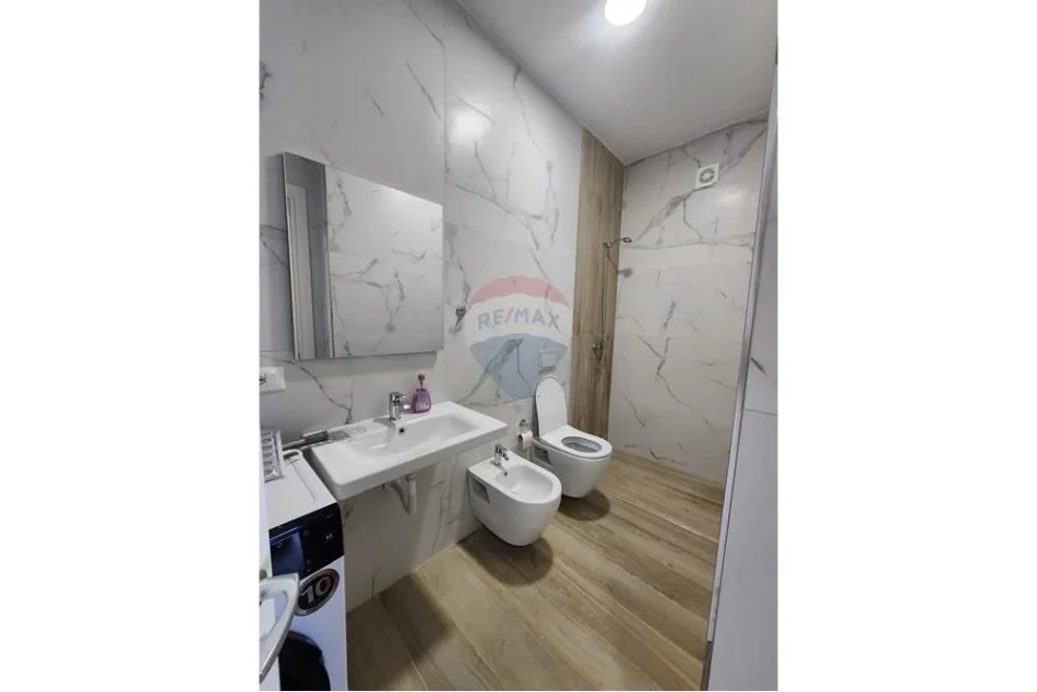 Tirane, jepet me qera apartament 1+1 Kati 5, 60 m² 550 € (Don Bosko)