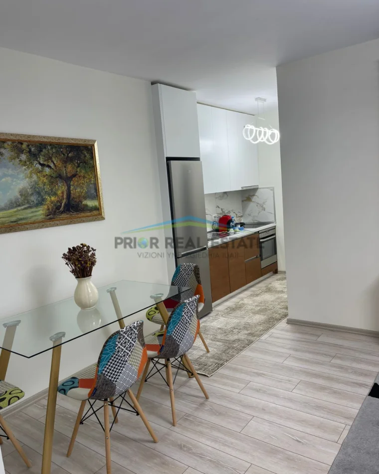 Tirane, jepet me qera apartament 1+1 Kati 8, 70 m² 900 € (Rruga e Kosovareve)
