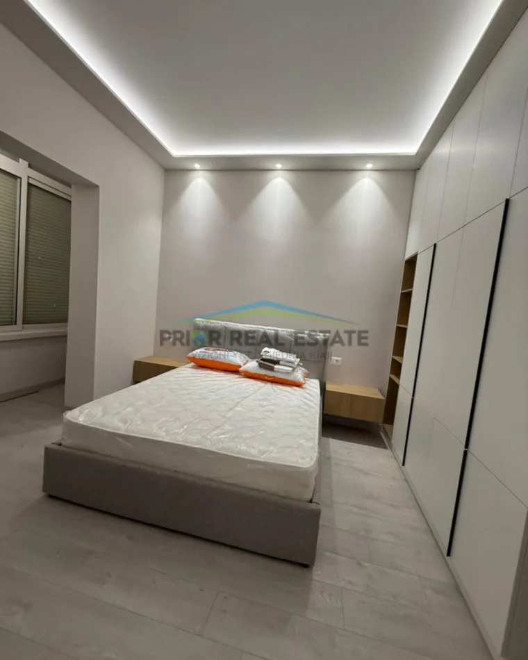 Tirane, jepet me qera apartament 1+1 Kati 3, 62 m² 700 € (Bulevardi Zogu i Pare)