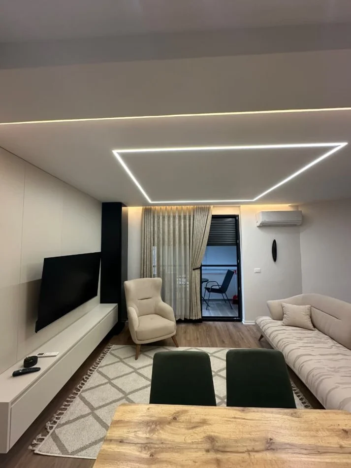 Tirane, jepet me qera apartament 2+1+Ballkon Kati 4, 90 m² 800 € (Bulevardi Zogu i I)