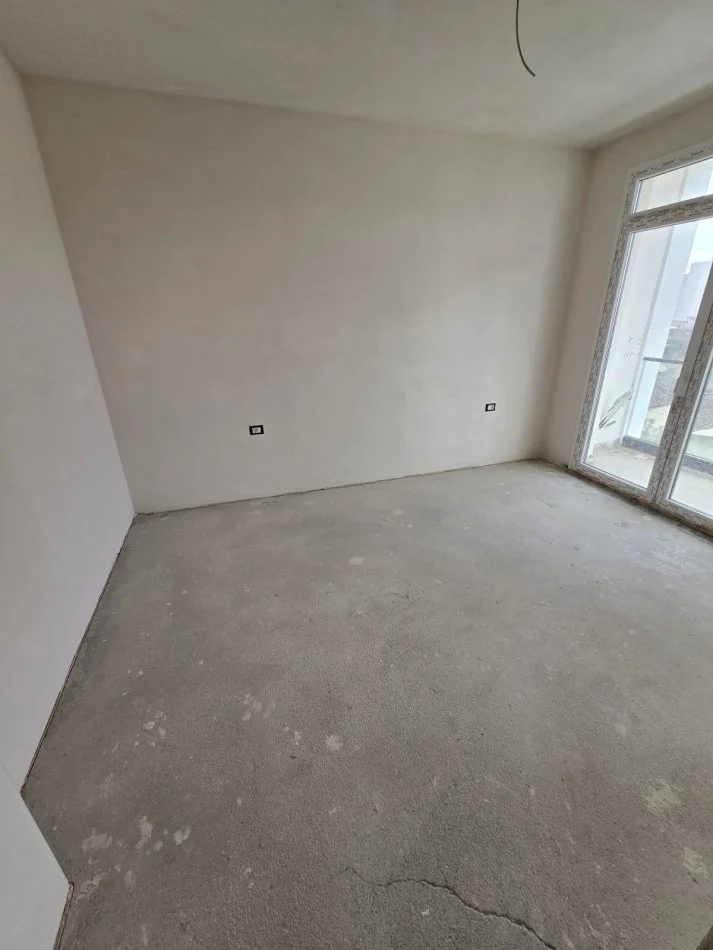 Tirane, shitet apartament 3+1 , 141 m² 268.660 € 