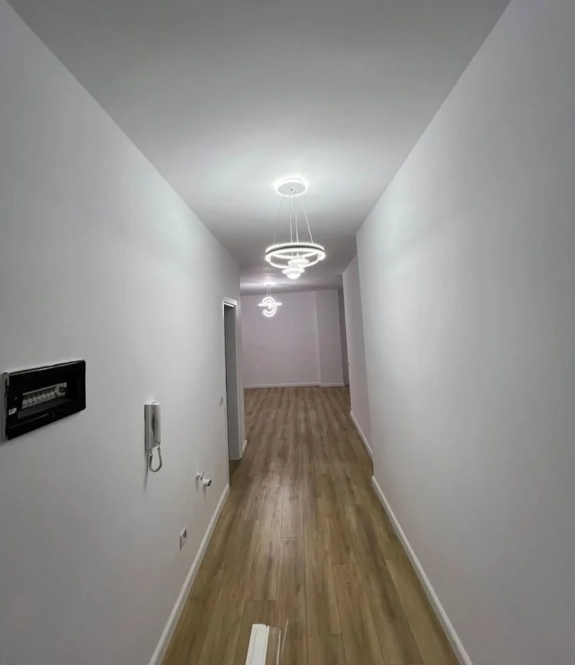 Tirane, shitet apartament 2+1+Ballkon Kati 2, 77 m² 120.000 € (Astir, prane bar Famed)