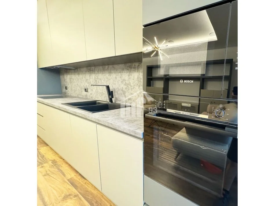 Tirane, jepet me qera apartament 2+1+Ballkon Kati 6, 120 m² 2.500 € (PRANE PARKUT TE LIQENIT, TE “LION PARK”)