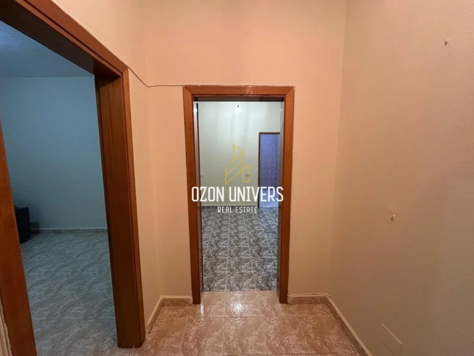 Tirane, jepet me qera apartament 3+1+Ballkon Kati 3, 120 m² 600 € (komuna e parisit)