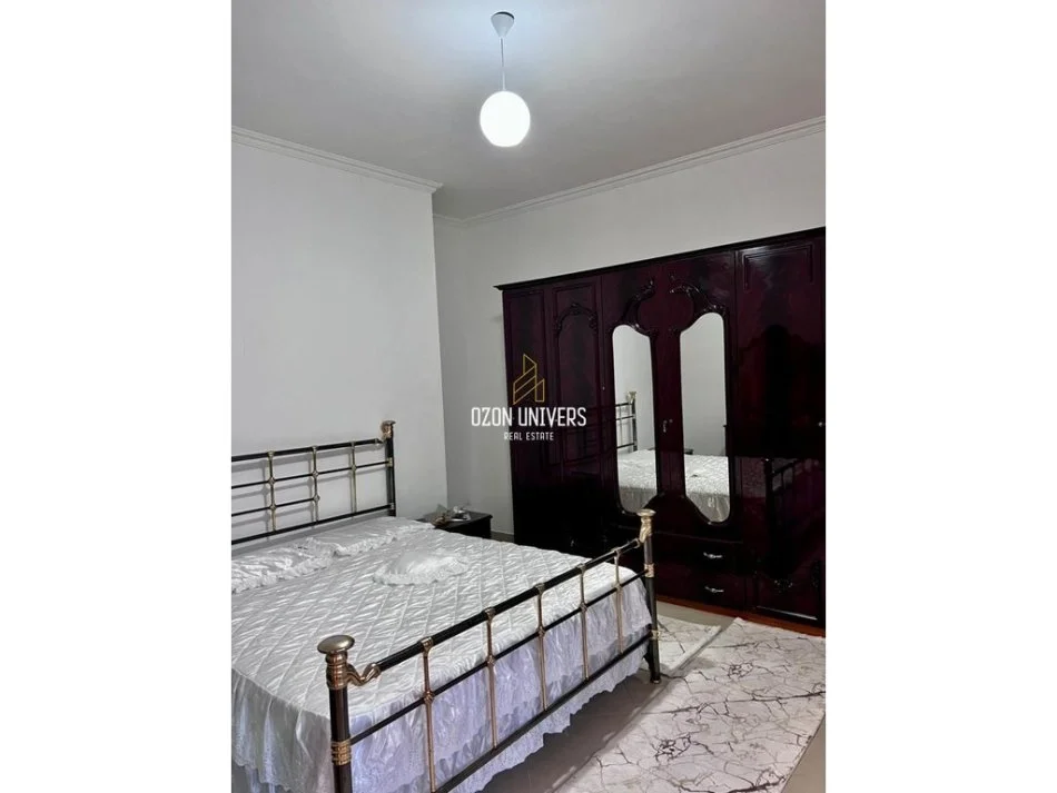 Tirane, jepet me qera apartament 2+1+Ballkon Kati 2, 110 m² 520 € (Selitë)
