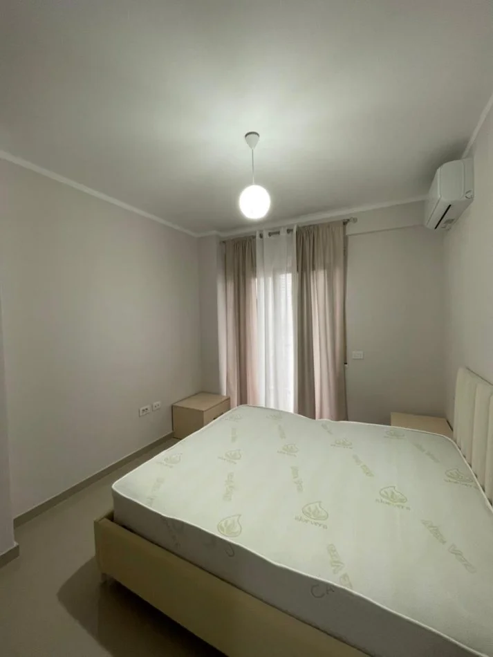 Tirane, jepet me qera apartament 2+1 , 90 m² 500 € 