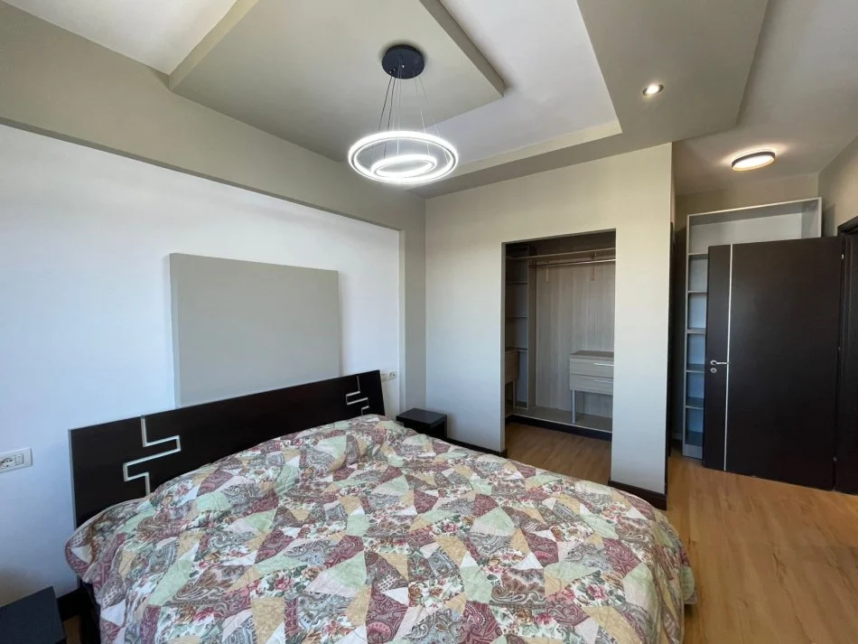 Tirane, shitet apartament 2+1+Ballkon Kati 5, 105 m² 157.000 € (Vila L)