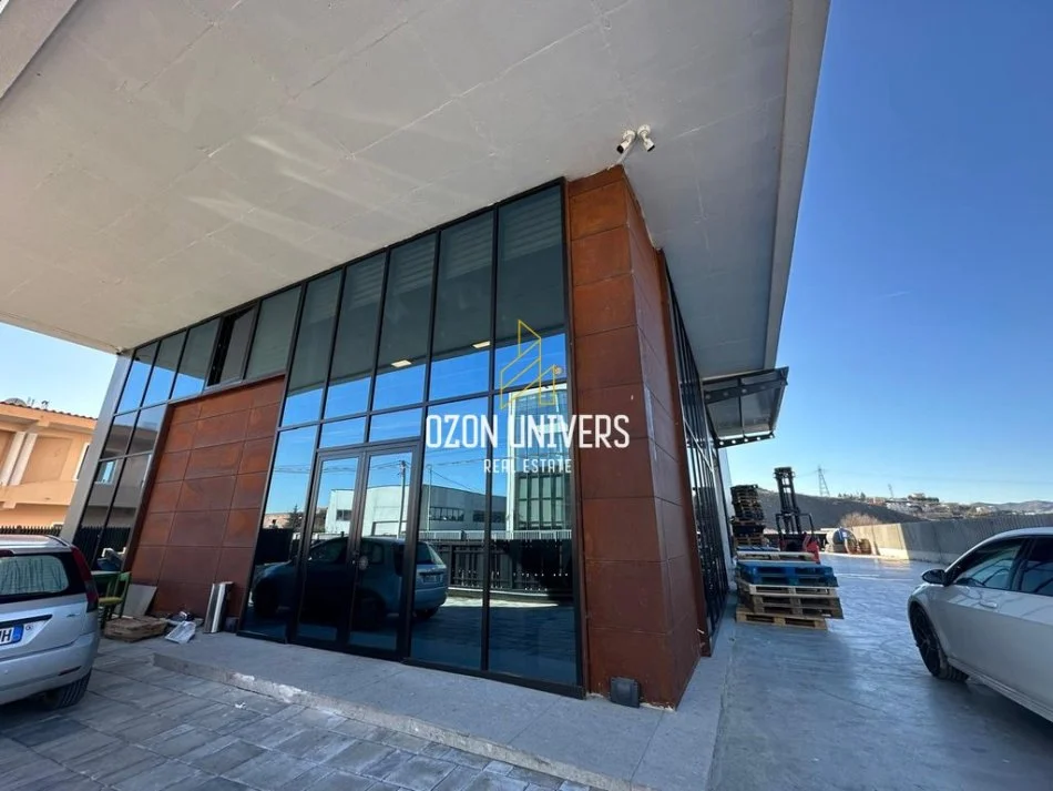 Tirane, shitet ambjent biznesi , 1600 m² 1.340.000 € (Vaqarr)