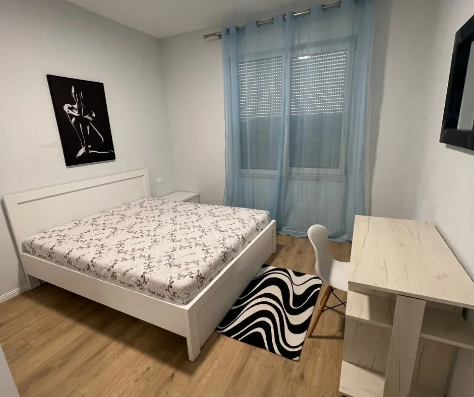Tirane, jepet me qera apartament 2+1 Kati 3, 750 € (Rr. Dritan Hoxha (Aura))