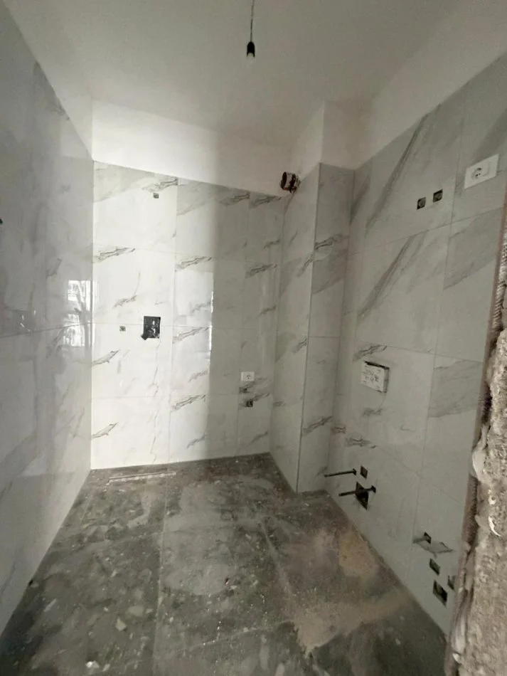 Tirane, shitet apartament 1+1+Ballkon Kati 3, 95 m² 123.500 € (Tirana Entry)