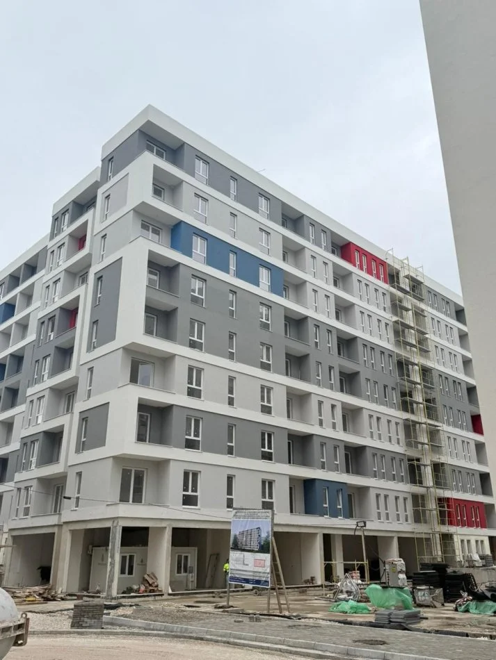 Tirane, shitet apartament 2+1+Ballkon Kati 7, 95 m² 104.600 € (Univers City)