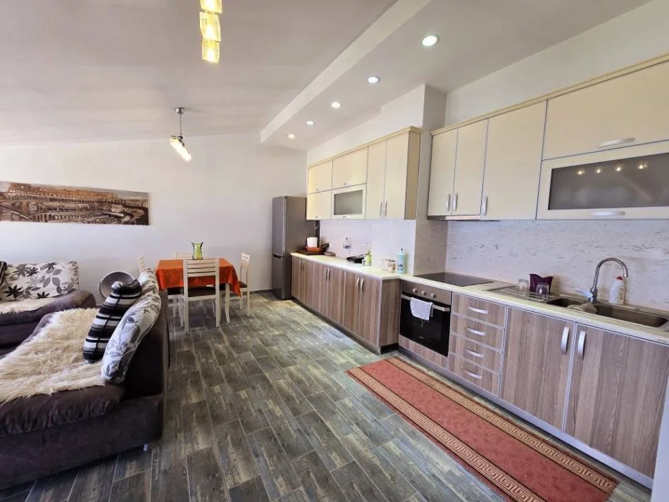 Pogradec, shitet apartament 3+1 Kati 9, 159.000 € (deshmoret e pojskes)