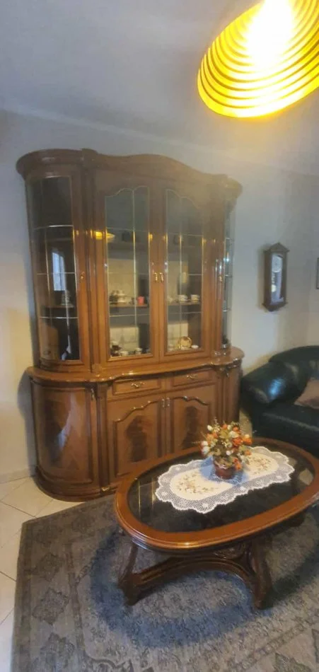 Tirane, jepet me qera Vile 2+1 Kati 3, 100 m² 520 € (Rruga Ali demi)