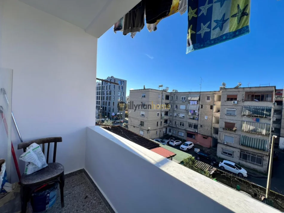 Tirane, shitet apartament 1+1+ballkon, Kati 4, 52 m² 111.700 € (Ali Demi)