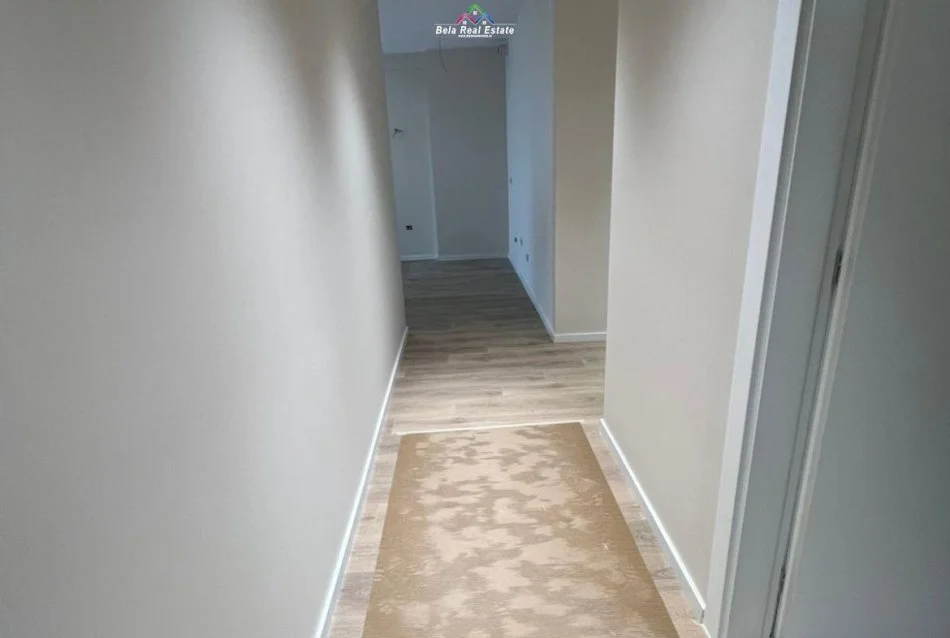 Tirane, jepet me qera zyre Kati 7, 116 m² 830 € (Rruga Mine Peza)
