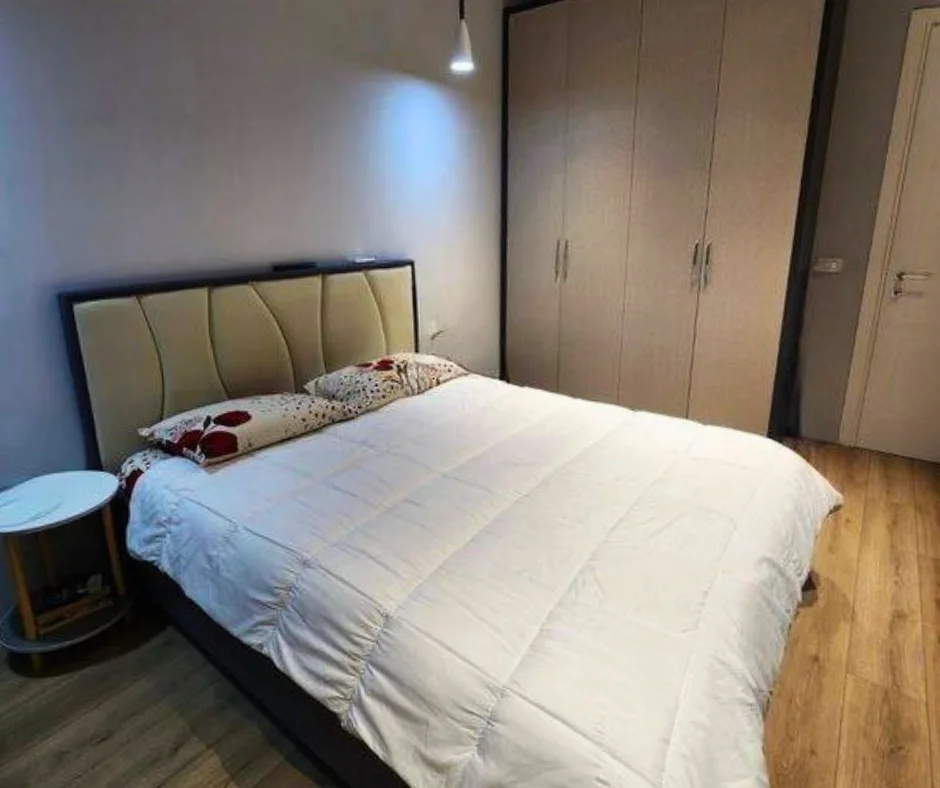 Tirane, shes apartament 1+1+Ballkon Kati 3, 76 m² 250.000 € (Kompleksi Delijorgji)