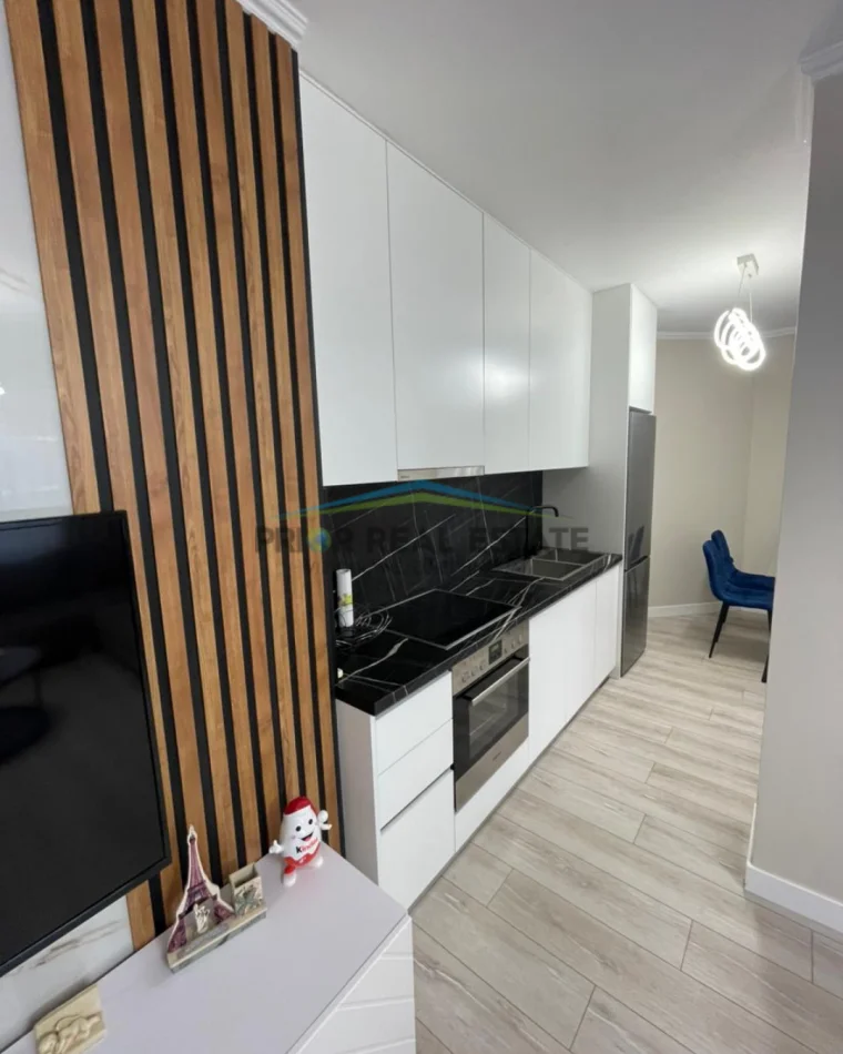 Tirane, jepet me qera apartament 1+1 Kati 3, 70 m² 800 € (Rruga e Kosovarëve)