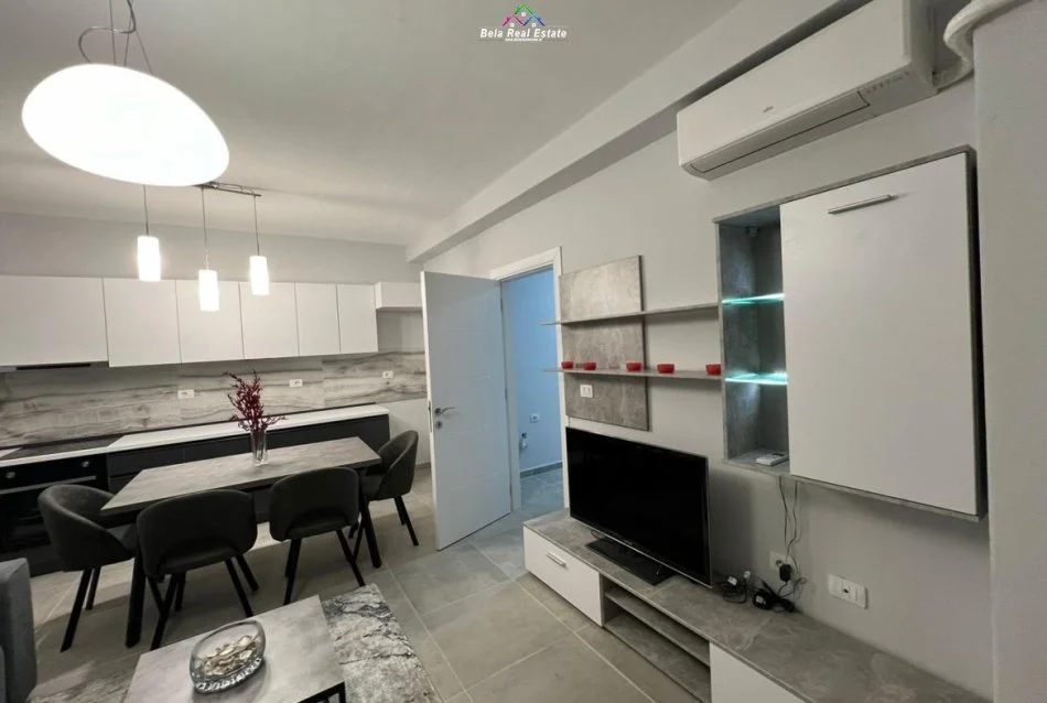 Tirane, jepet me qera apartament 1+1 Kati 4, 70 m² 620 € (Rruga e Ullishtes)