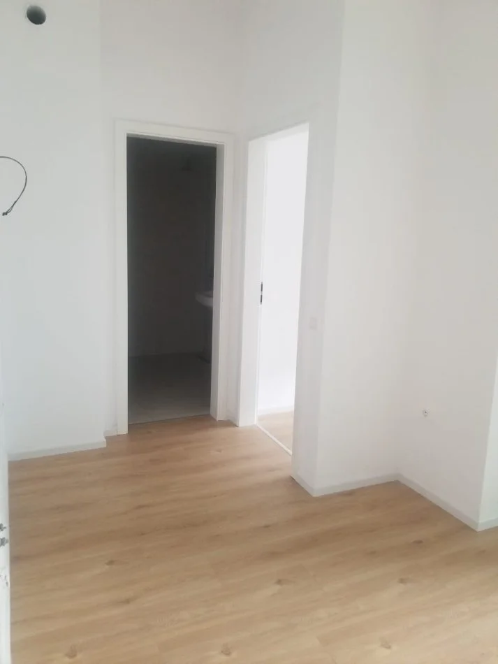 Tirane, shitet apartament 1+1+Ballkon Kati 0, 45 m² 72.000 € (Kompleksi Mangalem)