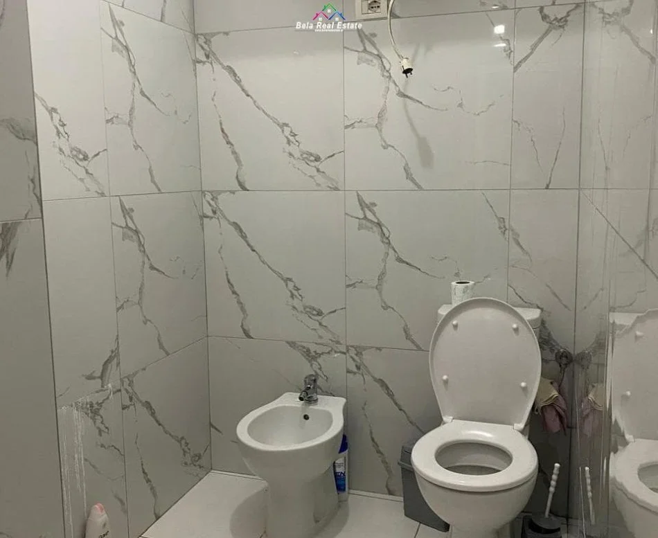 Tirane, jepet me qera apartament 1+1 Kati 1, 67 m² 520 € (Rruga e Dibres)