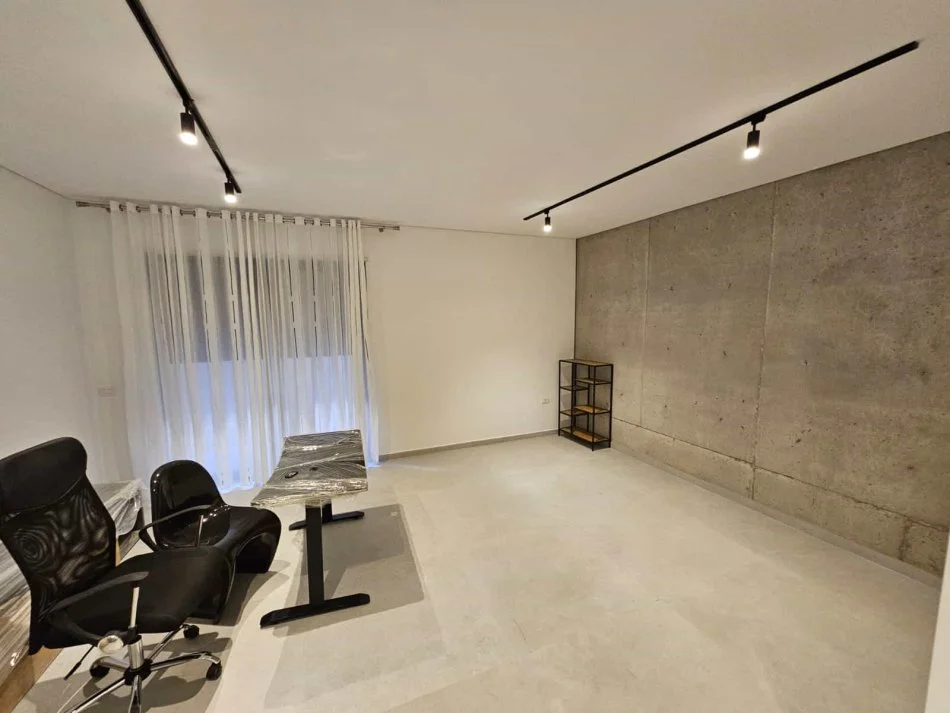 Tirane, jepet me qera apartament Kati 3, 310 m² 3.400 € (Mullet)