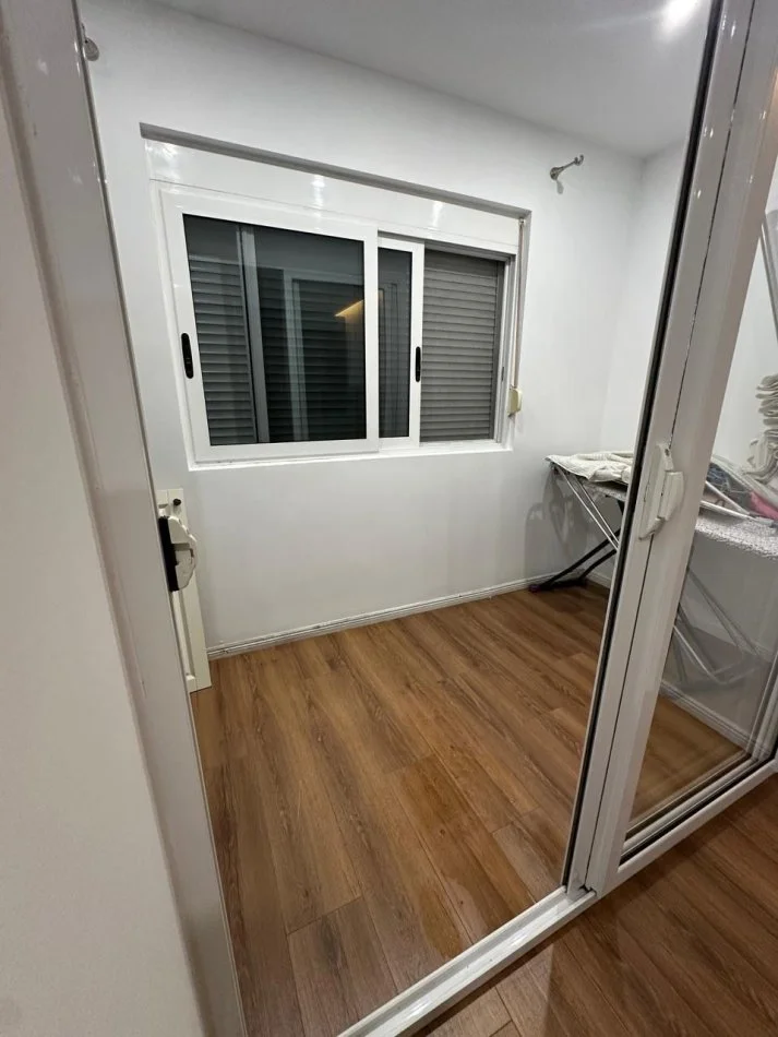 Tirane, jepet me qera apartament 1+1+Ballkon Kati 1, 67 m² 500 € (Pranë Selvisë)