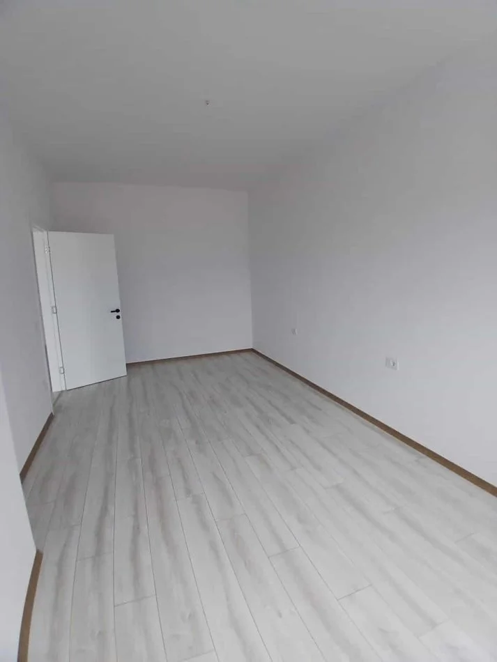 Tirane, jepet me qera apartament 2+1 Kati 3, 118 m² 365 € (Paskuqan)