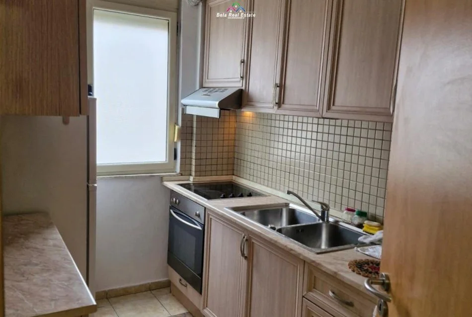 Tirane, jepet me qera apartament 2+1 Kati 5, 106 m² 749 € (rruga e kosovarve)