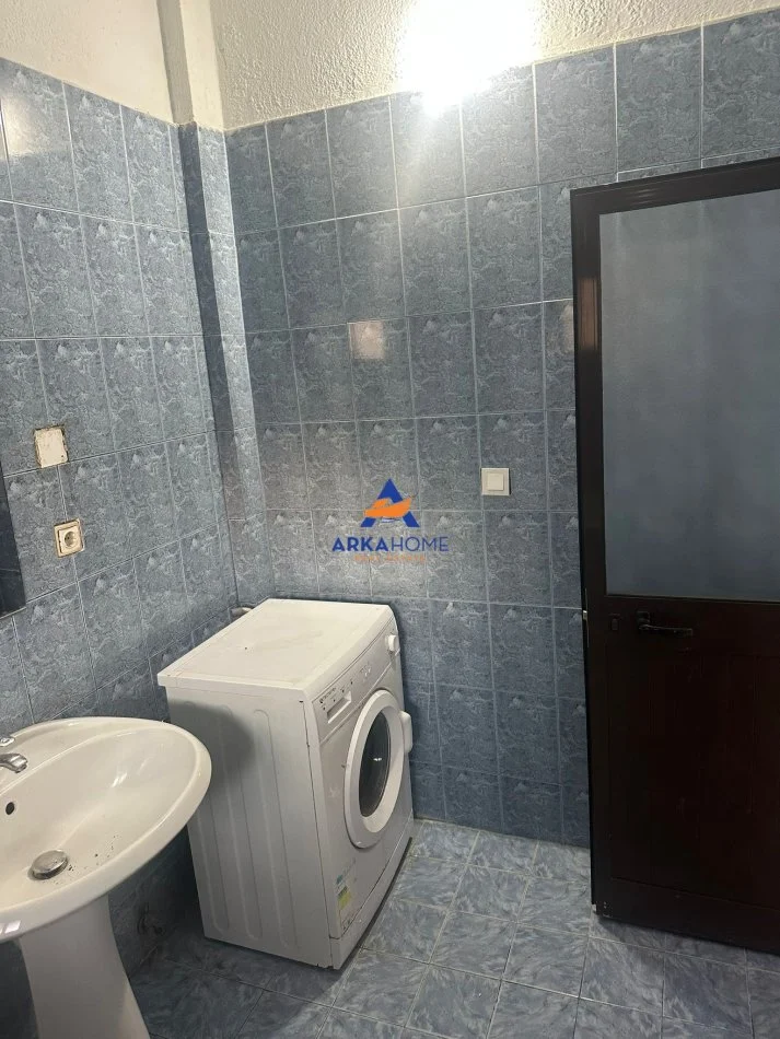 Tirane, jepet me qera apartament 2+1 Kati 1, 110 m² 416 € 