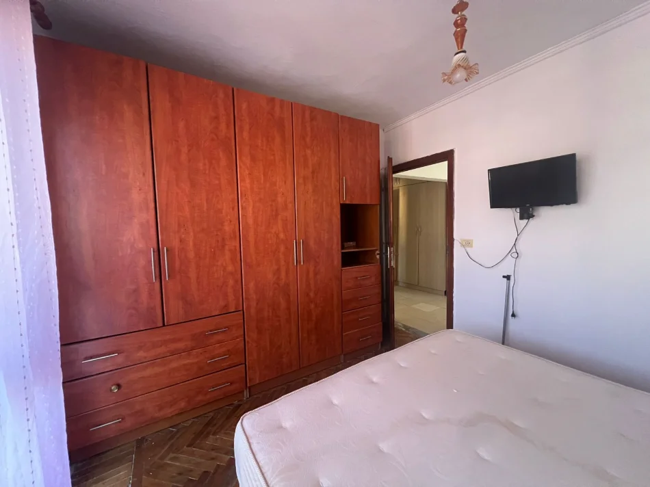 Tirane, jepet me qera apartament 2+1 Kati 5, 65 m² 350 € (rruga vangjel capo, allias)