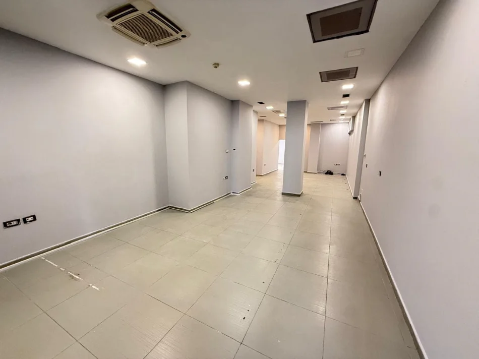 Tirane, jepet me qera zyre Kati 2, 916 m² 18.000 € (Rruga e KAvajes)