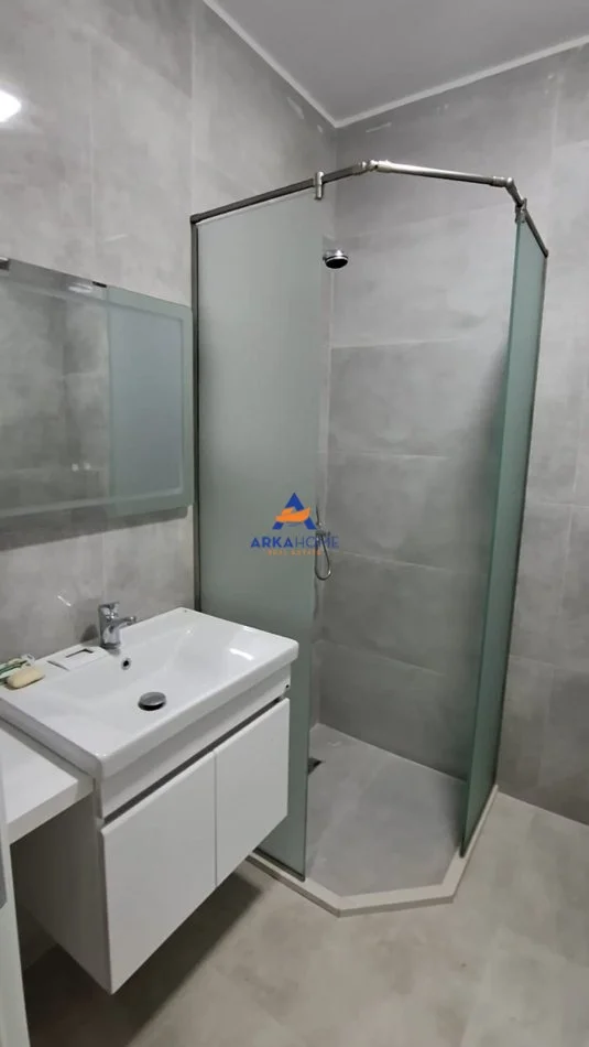 Tirane, jepet me qera apartament 1+1+Ballkon Kati 6, 60 m² 625 € 