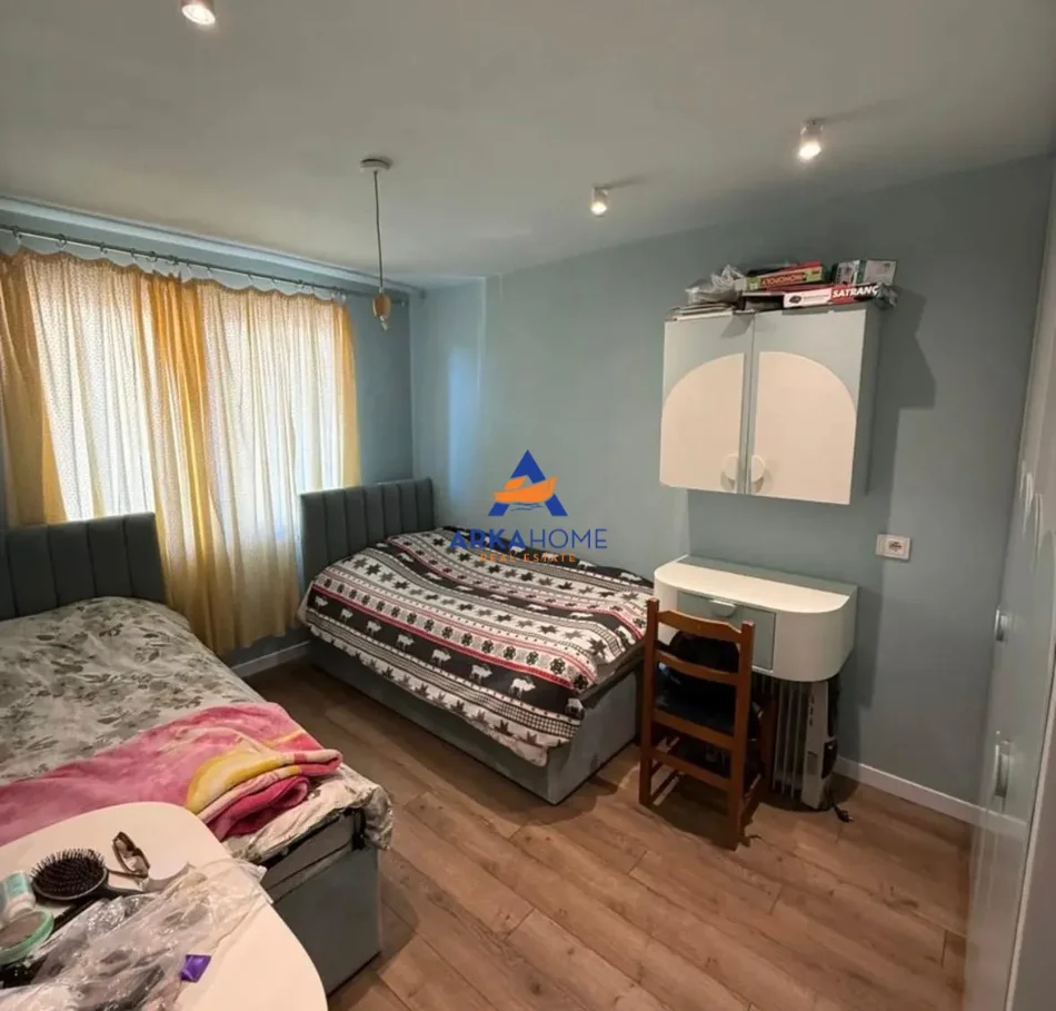 Tirane, shitet apartament 2+1+Ballkon Kati 4, 76 m² 137.000 € 