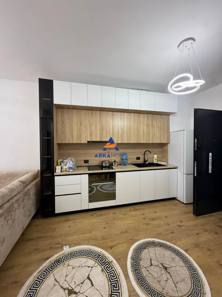 Tirane, jepet me qera apartament 2+1+Ballkon Kati 2, 90 m² 500 € 