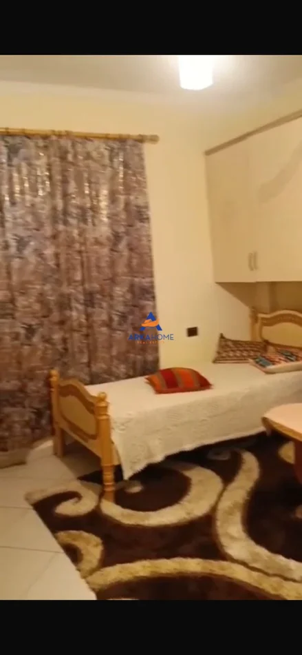 Tirane, jepet me qera apartament 2+1+Ballkon Kati 4, 120 m² 468 € 