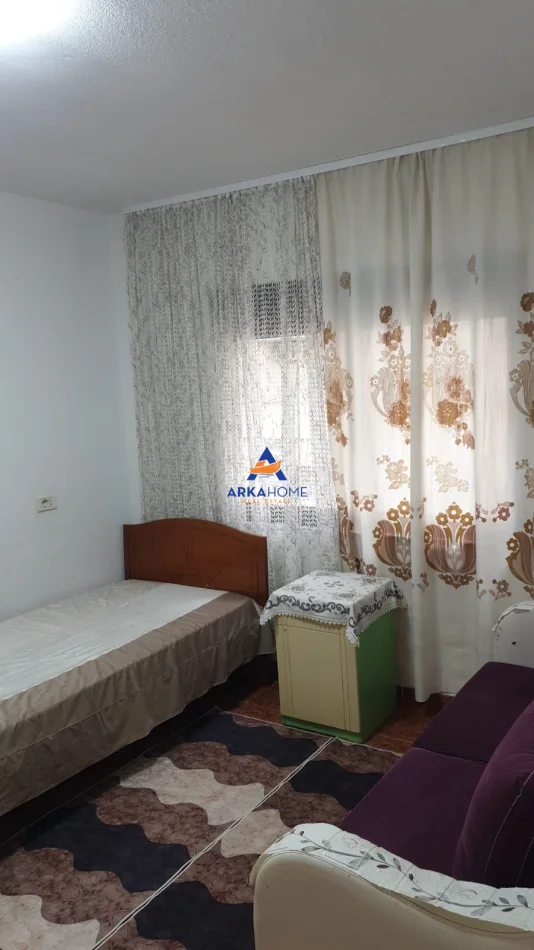 Tirane, jepet me qera apartament 2+1+Ballkon Kati 4, 93 m² 625 € 