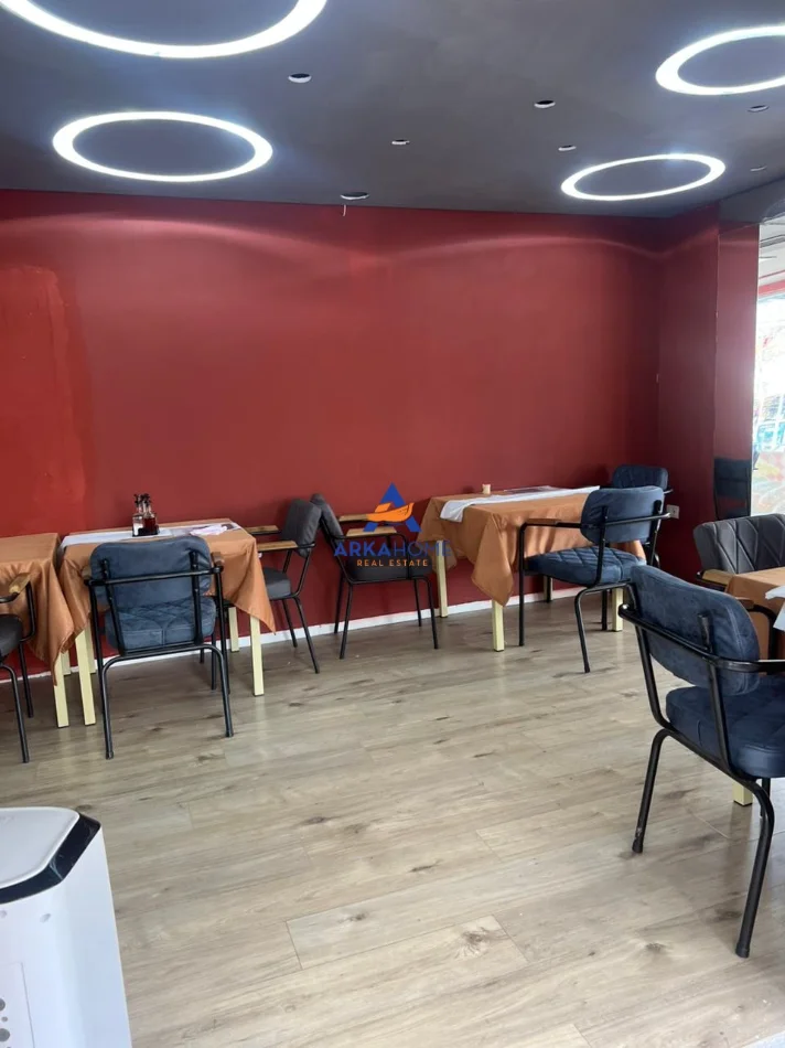 Tirane, jepet me qera ambjent biznesi Kati 1, 120 m² 2.500 € 