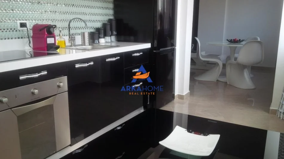 Tirane, jepet me qera apartament 2+1+Ballkon Kati 6, 96 m² 950 € 