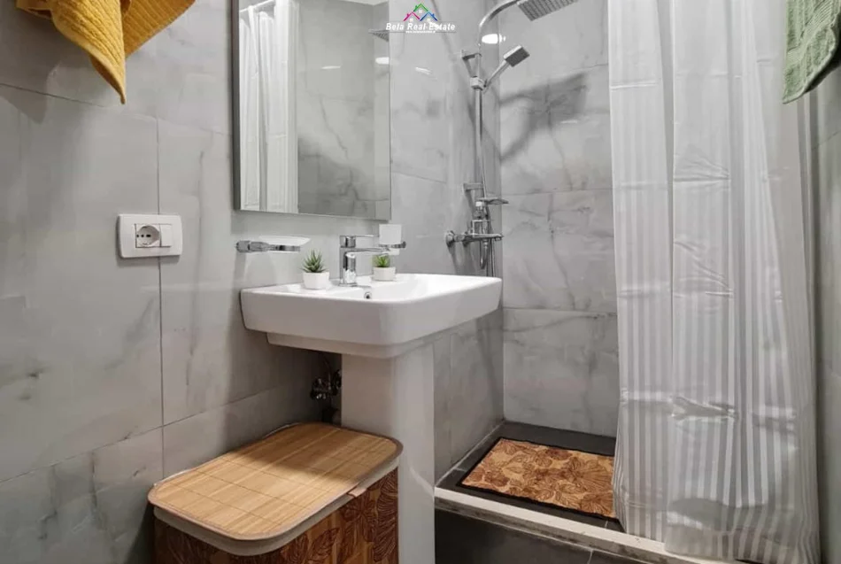 Tirane, shitet garsonier 1+1 , 35 m² 80.000 € (Big market tek mbi kalimi)